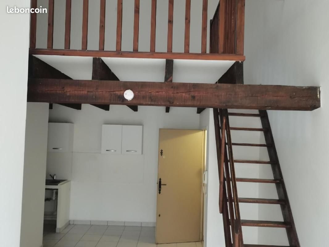 Appartement à louer, 56m², Eyguières