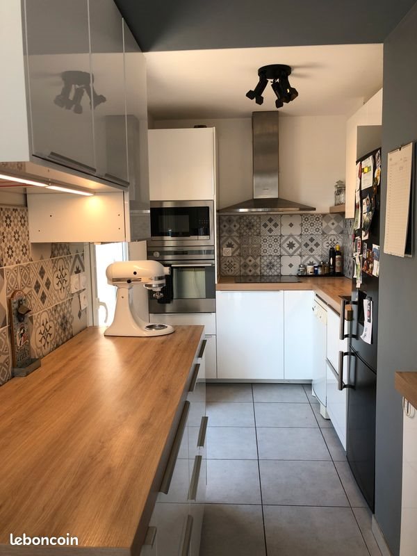 Maison à louer, 82m², Châteauneuf-le-Rouge