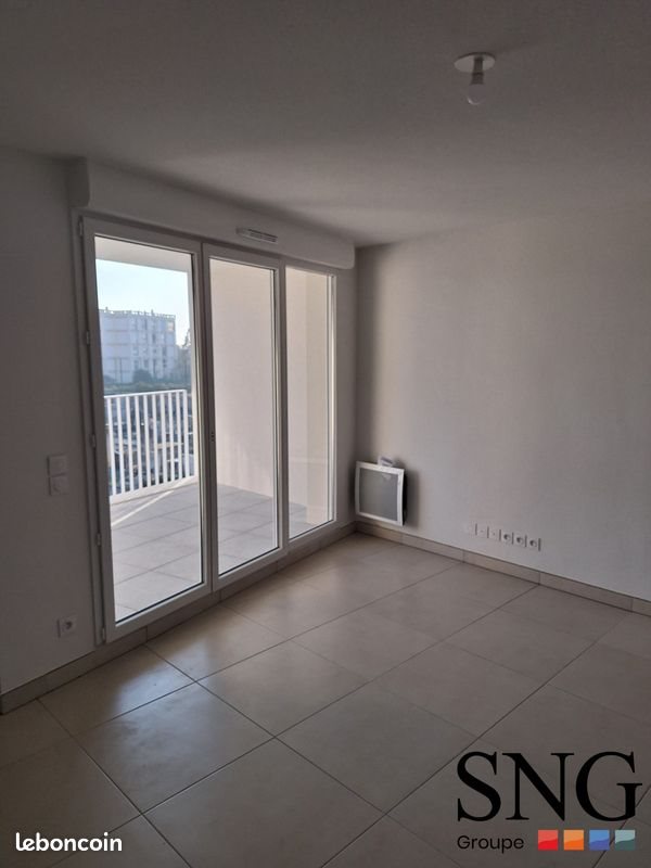 Appartement à louer, 38m², Nîmes