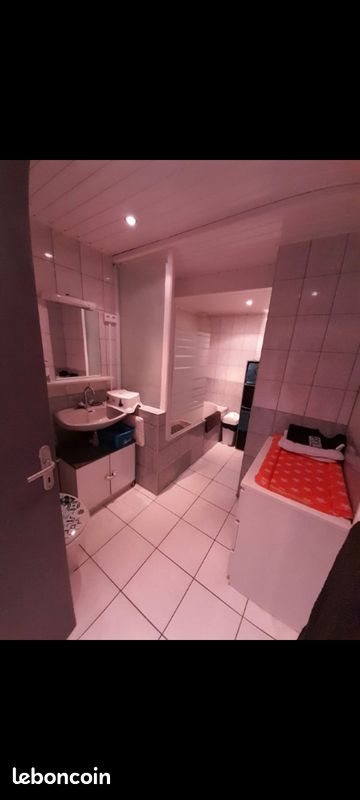 Appartement à louer, 70m², Angeot