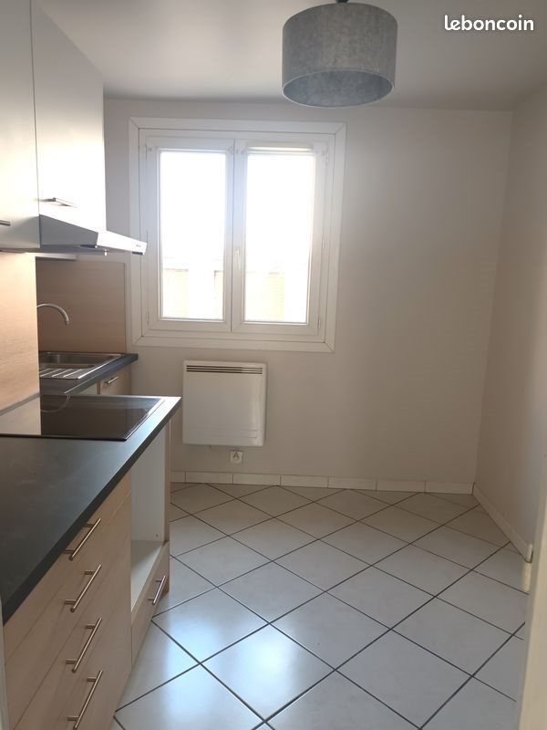 Appartement à louer, 52m², Pont-de-Chéruy