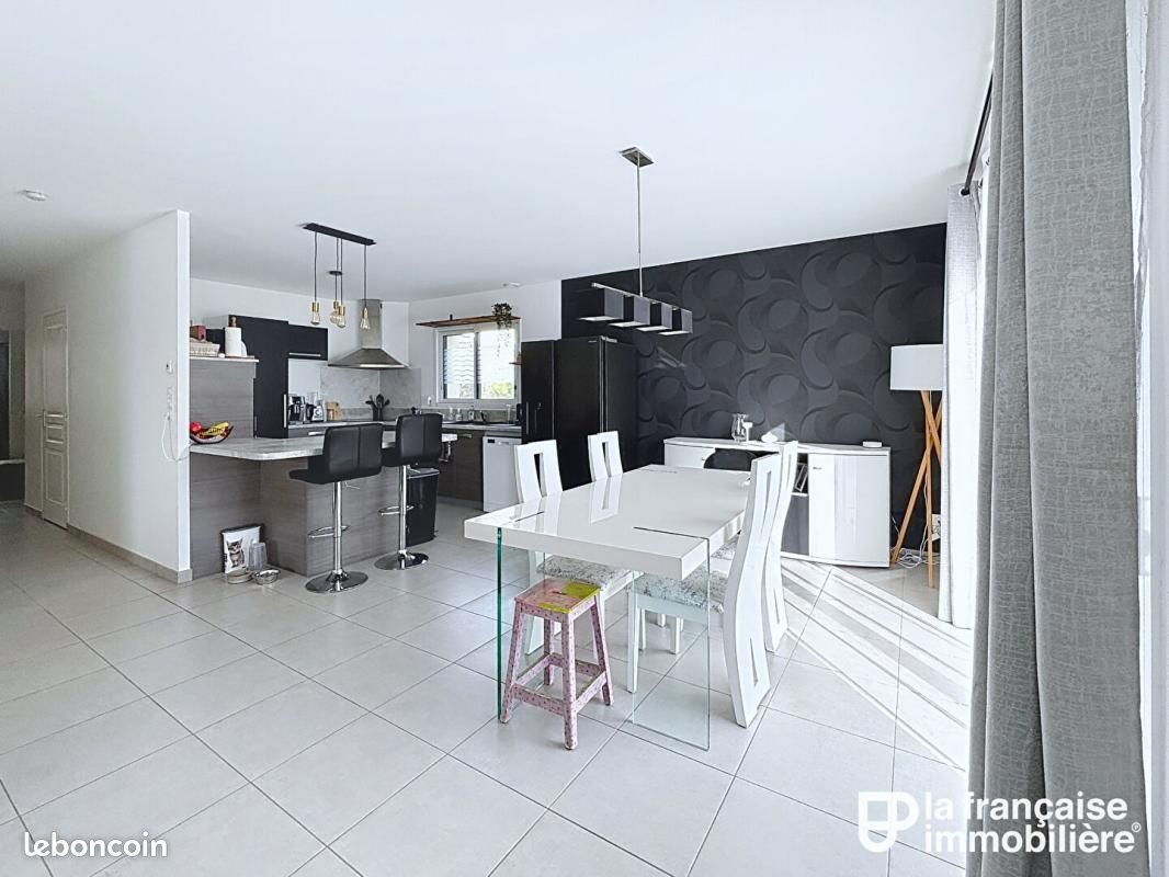 Maison à louer, 141m², Montfort-sur-Meu