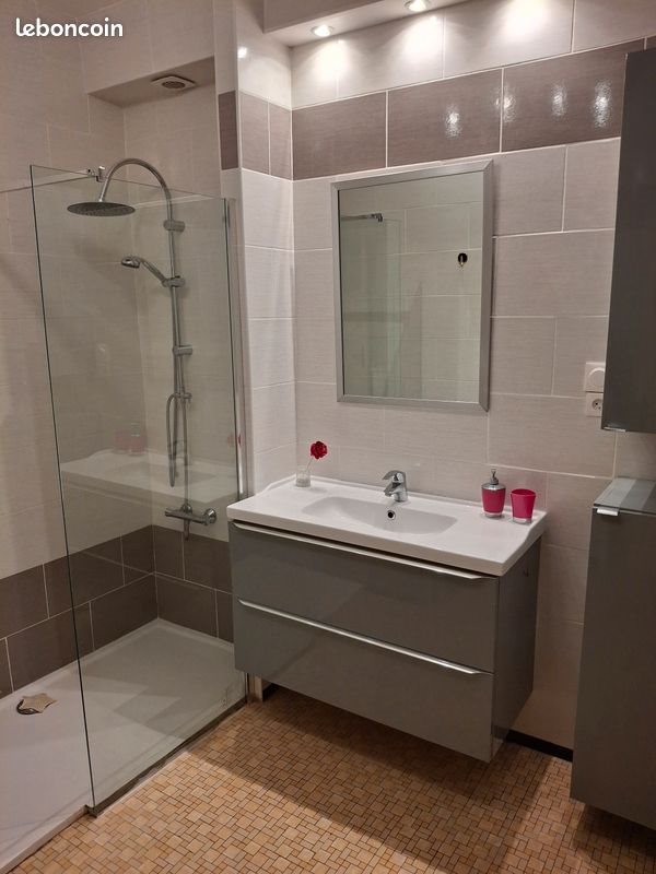 Appartement à louer, 80m², Schwerdorff