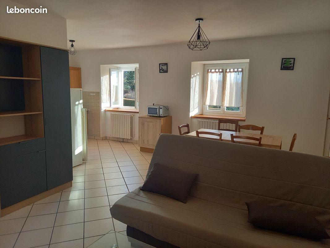 Appartement à louer, 70m², Lespéron