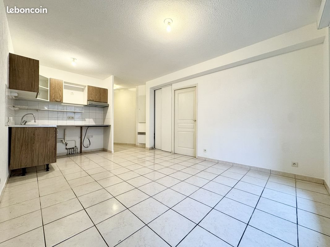 Appartement à louer, 37m², Nîmes