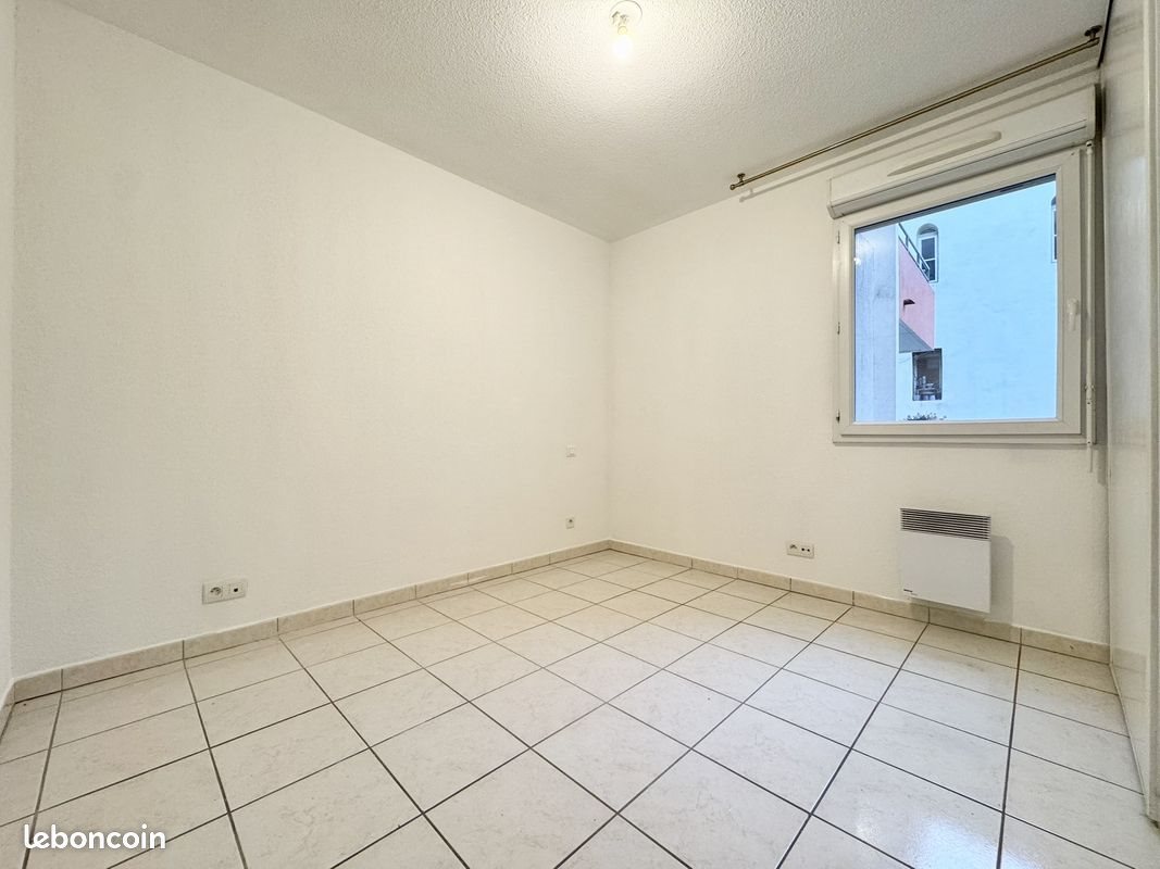 Appartement à louer, 37m², Nîmes
