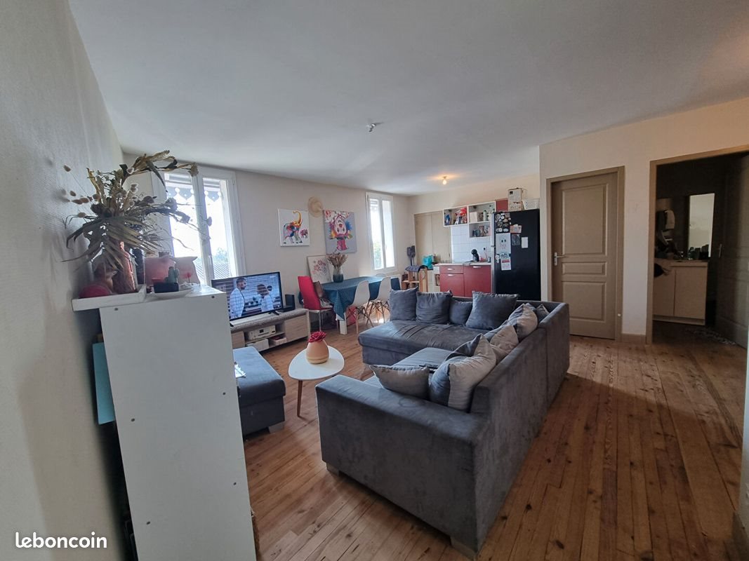 Appartement à louer, 87m², Virazeil