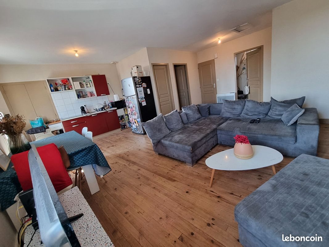 Appartement à louer, 87m², Virazeil