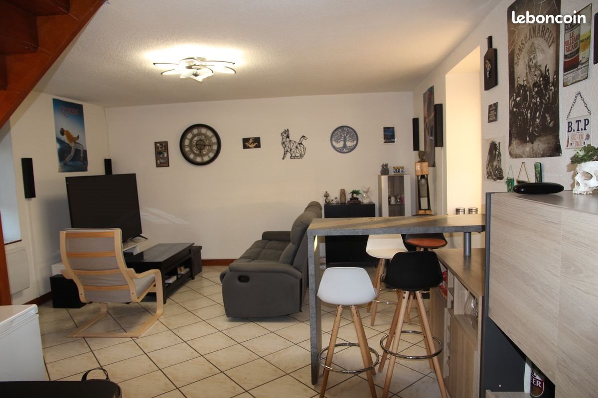 Maison à louer, 75m², Menotey