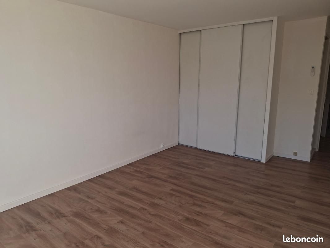 Appartement à louer, 24m², Nîmes