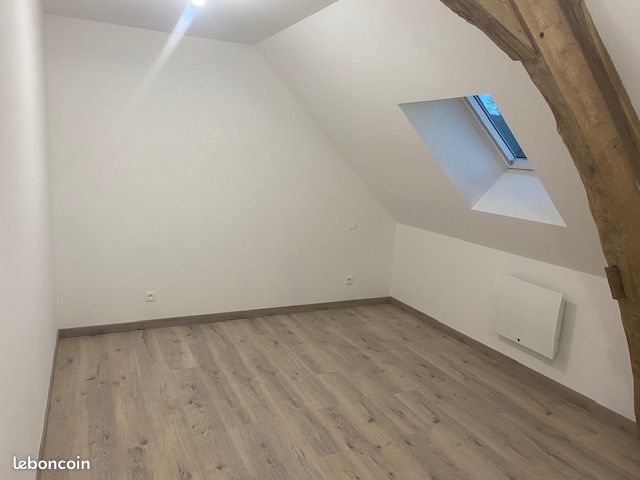 Maison à louer, 105m², Saint-Flovier