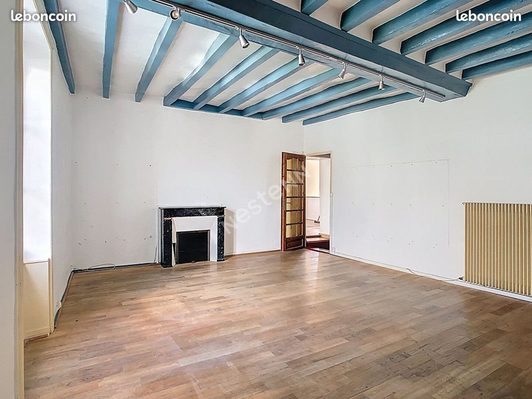 Maison à louer, 300m², Montreuil-sur-Maine