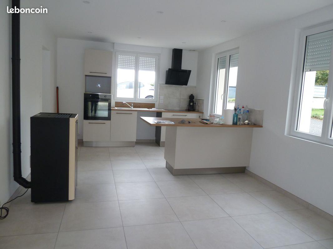 Maison à louer, 95m², Cléden-Poher