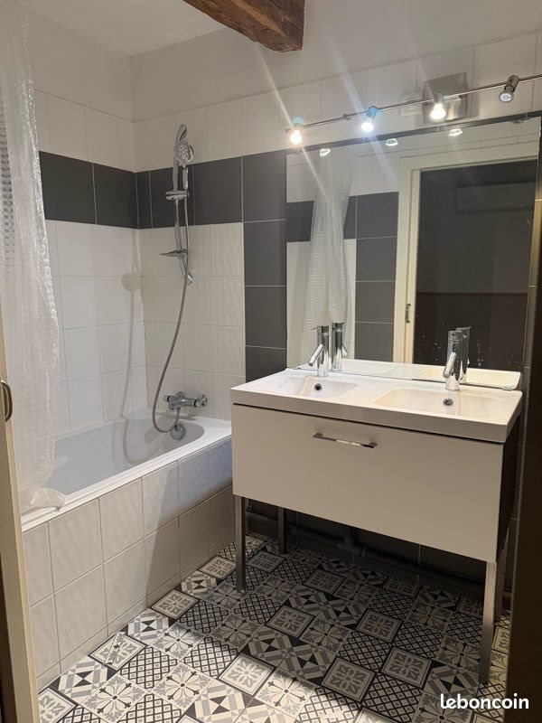 Appartement à louer, 80m², Mer