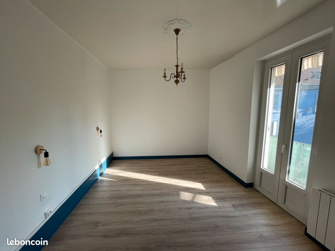 Appartement à louer, 74m², Belley