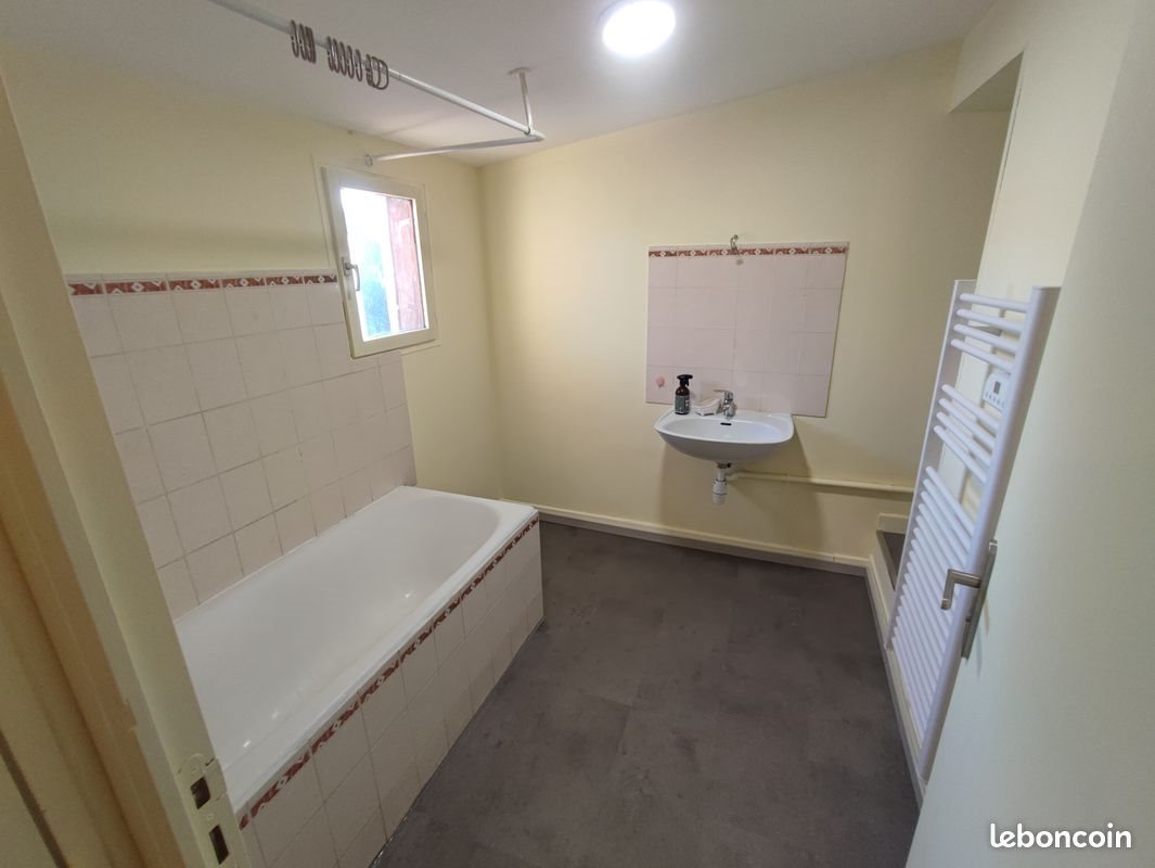 Appartement à louer, 73m², Wassy