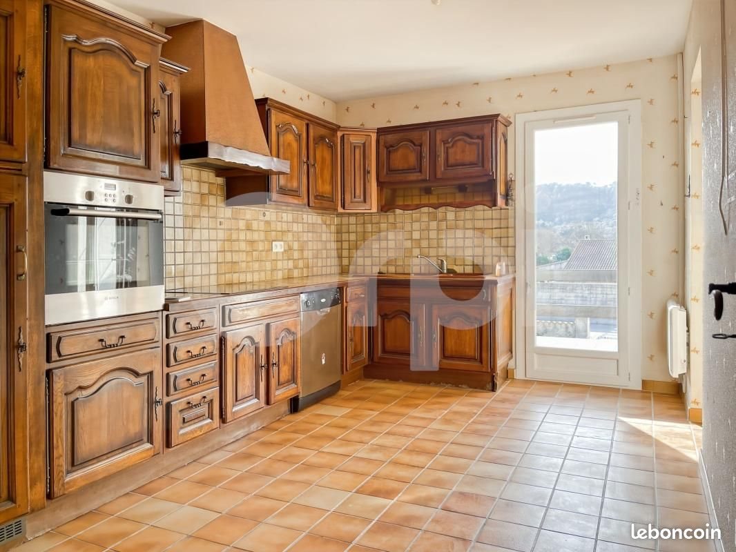 Appartement à louer, 127m², La Crau