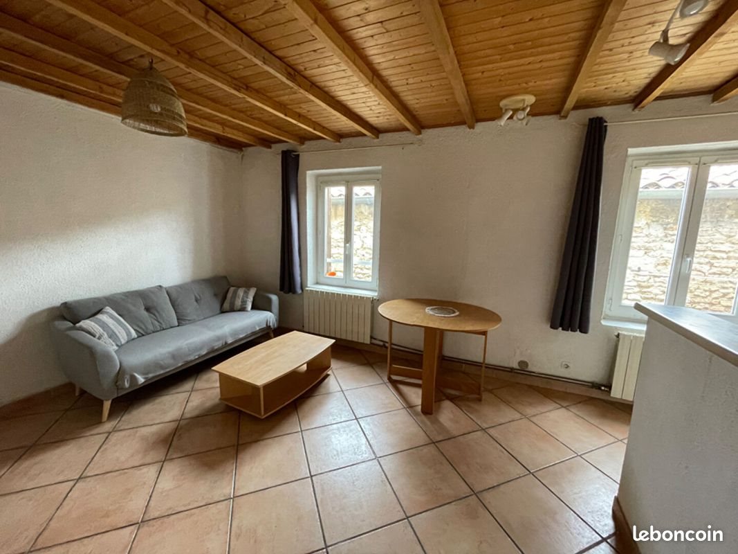 Appartement à louer, 33m², Nîmes