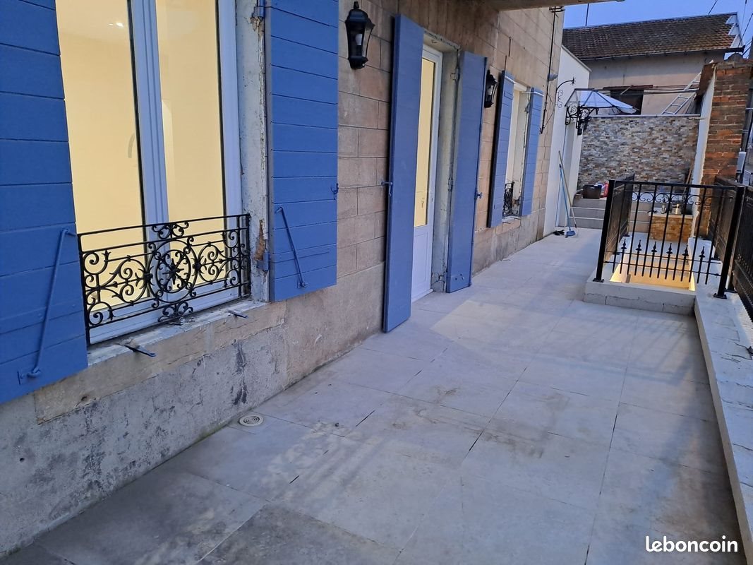 Maison à louer, 85m², Neuville-sur-Saône