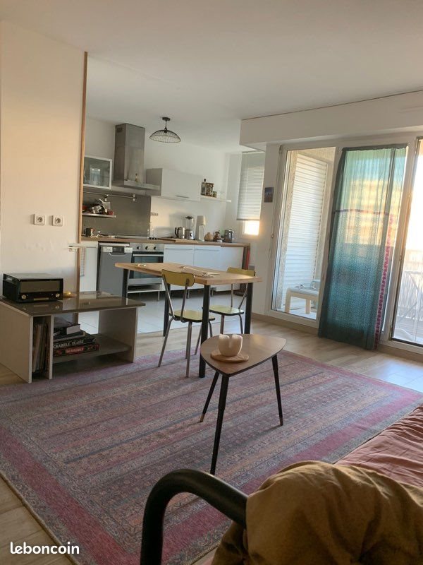 Appartement à louer, 54m², Marseille 8ème