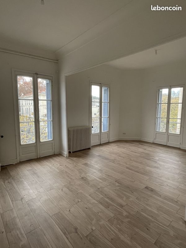 Appartement à louer, 91m², Nîmes