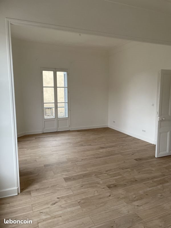 Appartement à louer, 91m², Nîmes