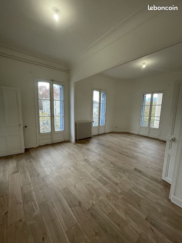 Appartement à louer, 91m², Nîmes