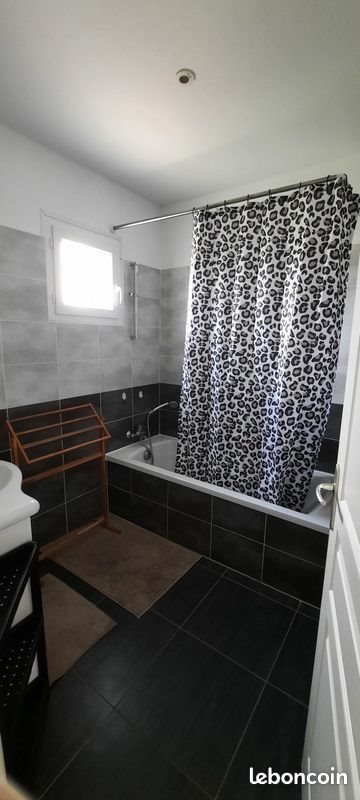 Maison à louer, 130m², Vinezac