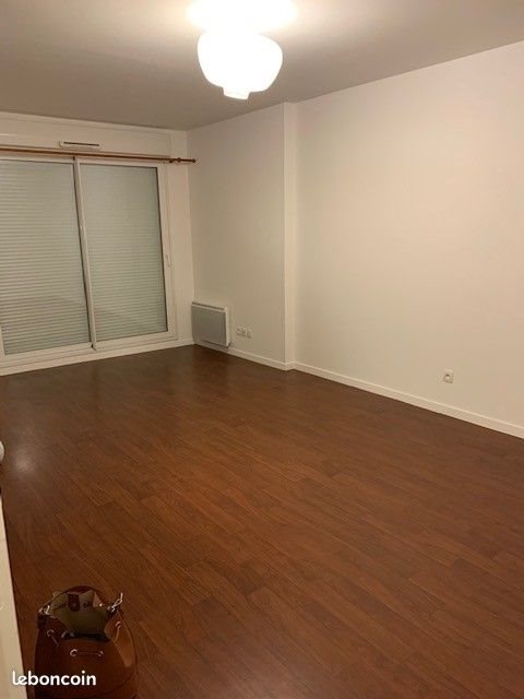 Appartement à louer, 38m², Saint-Etienne-de-Montluc