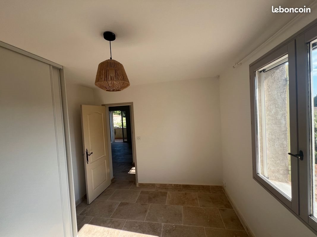 Appartement à louer, 70m², Eyguières
