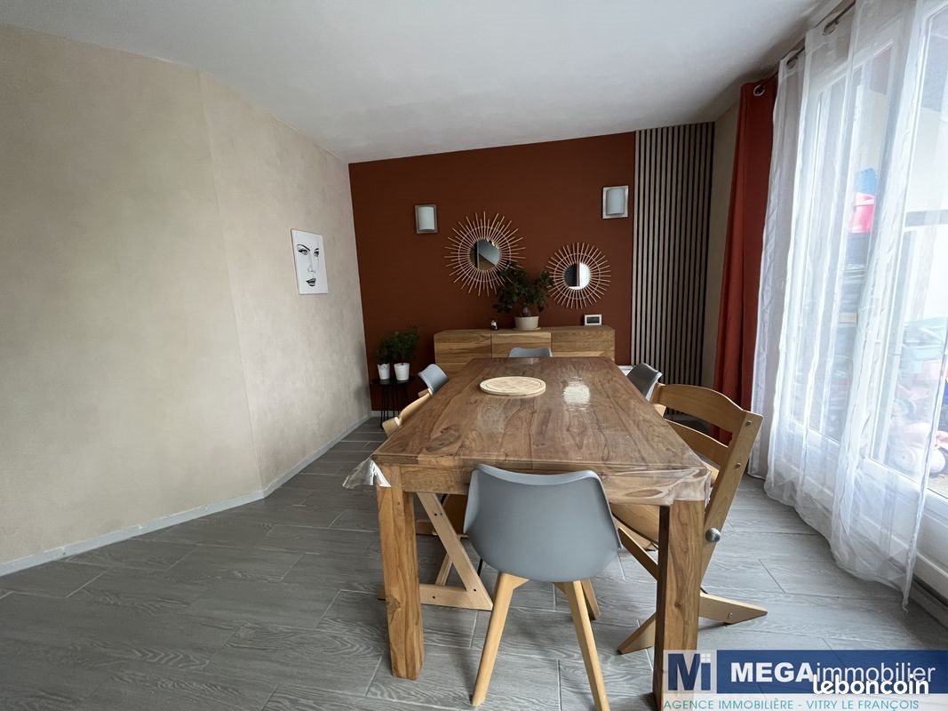 Maison à vendre, 145m², Saint-Amand-sur-Fion