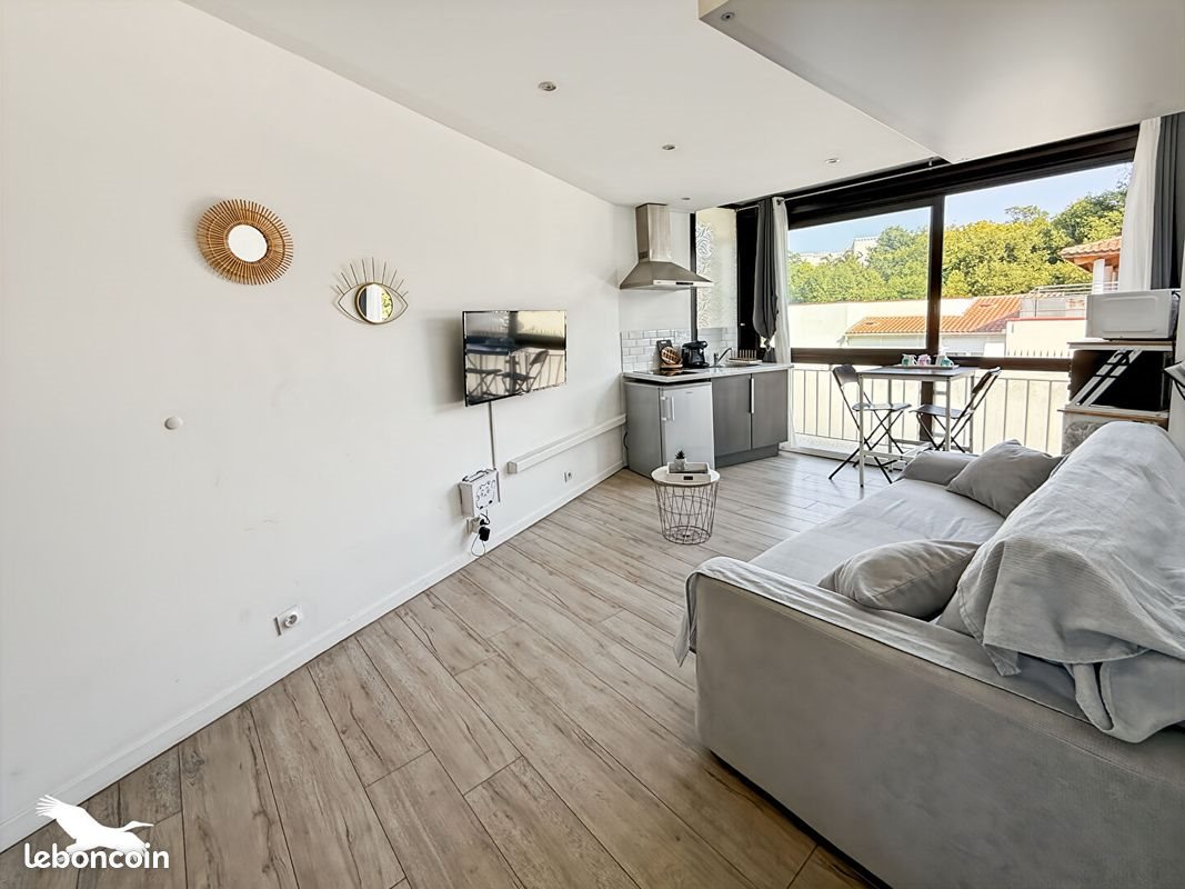 Appartement à louer, 16m², Marseille 8ème