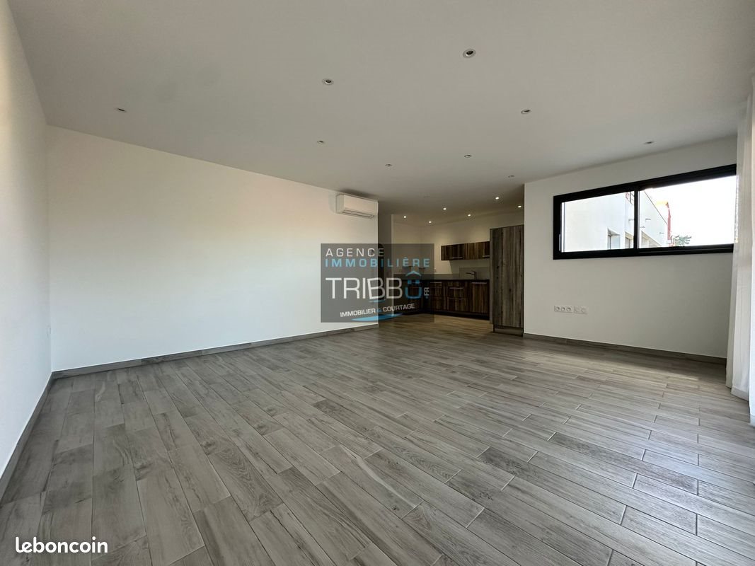 Appartement à louer, 68m², Canohès