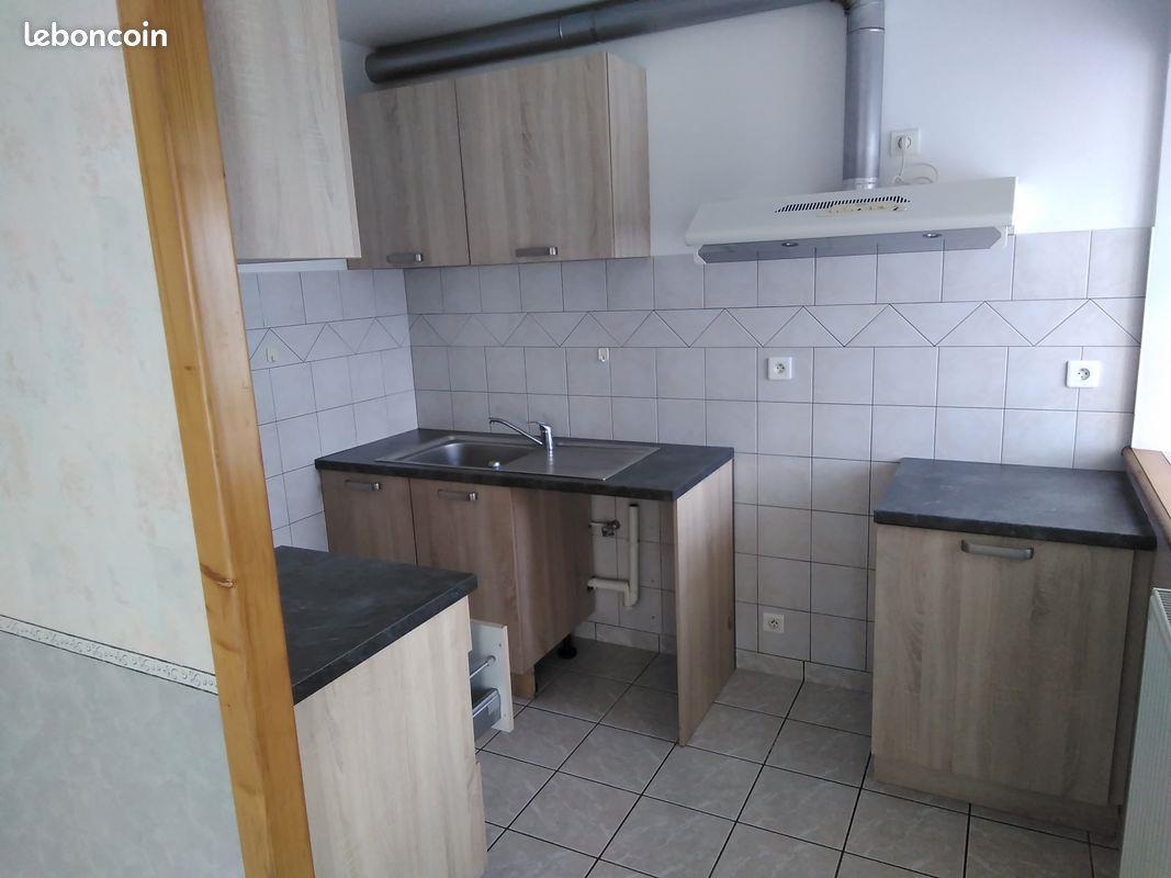 Maison à louer, 92m², Andelat