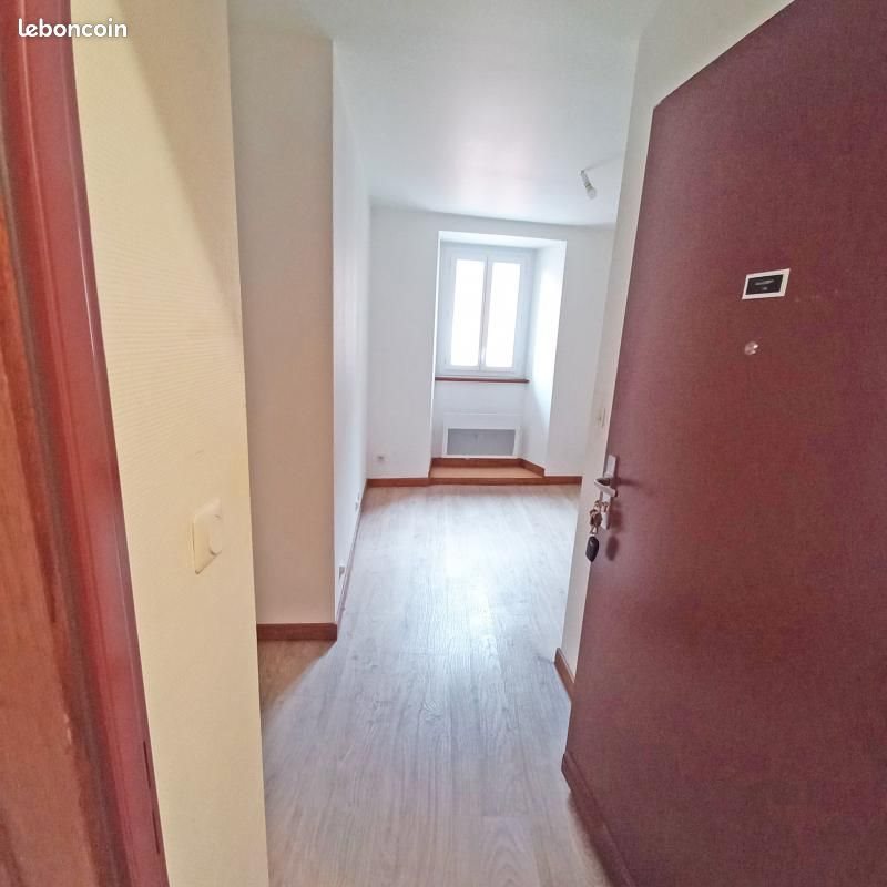 Appartement à louer, 30m², Corps