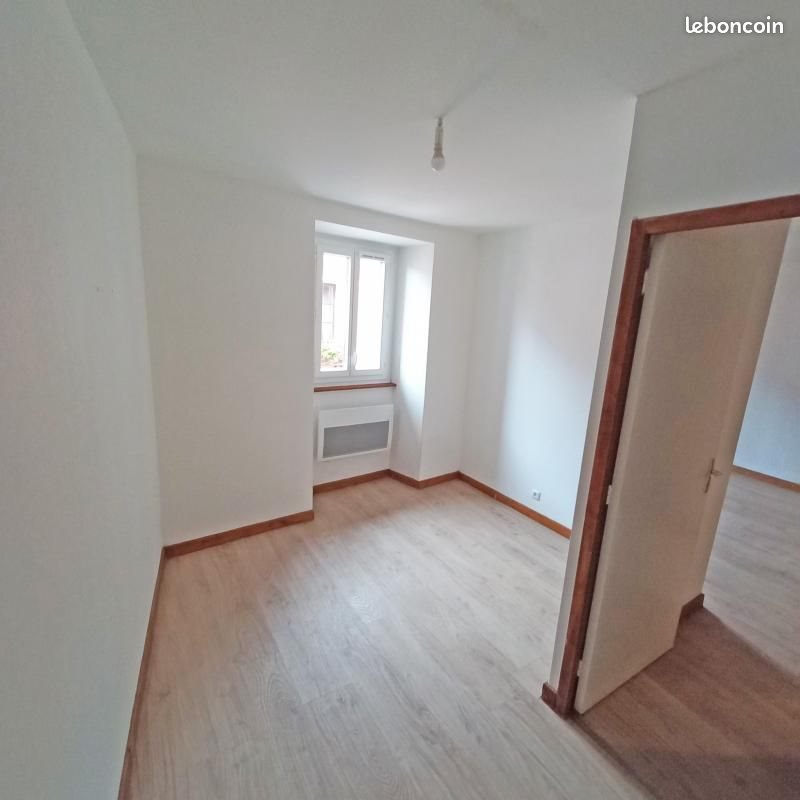 Appartement à louer, 30m², Corps