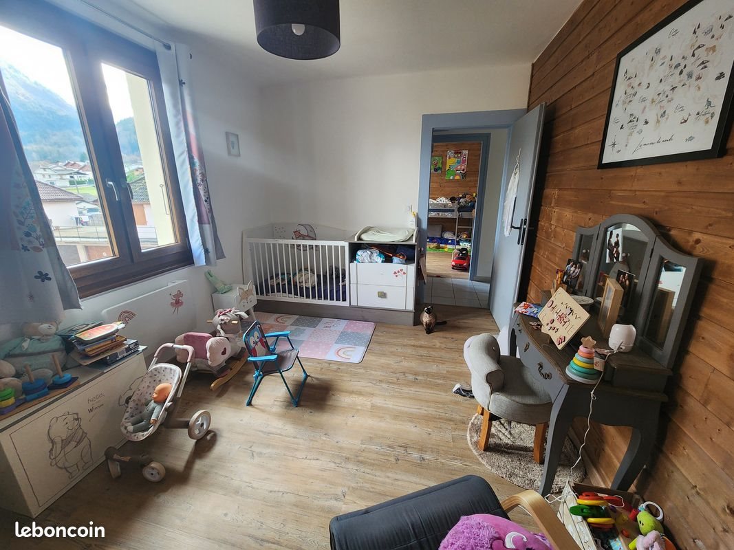 Appartement à louer, 90m², Marnaz