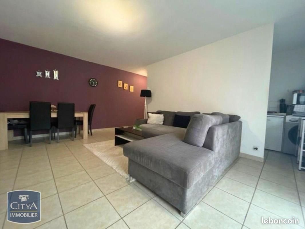 Appartement à louer, 47m², Quiévrechain