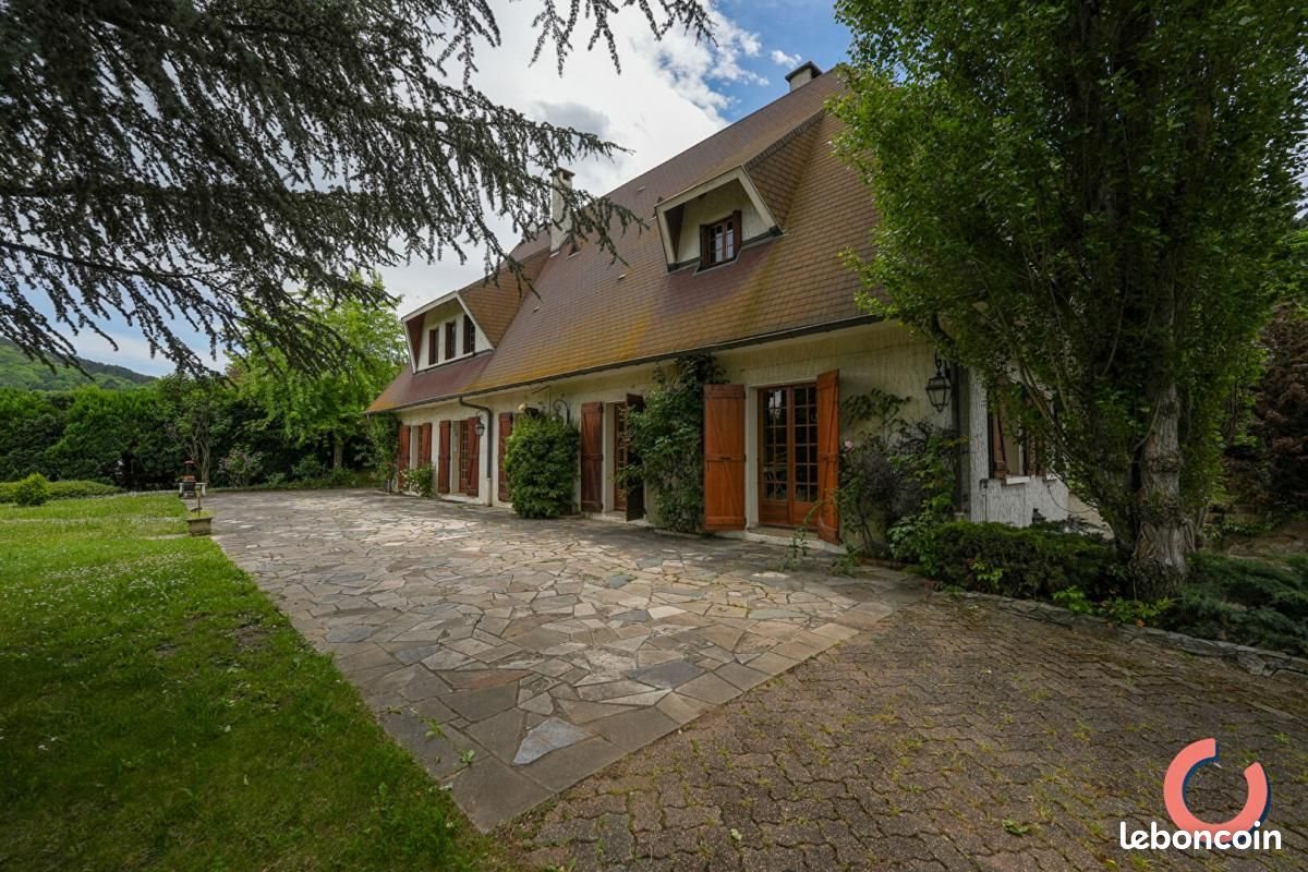 Maison à vendre, 244m², Romagnat