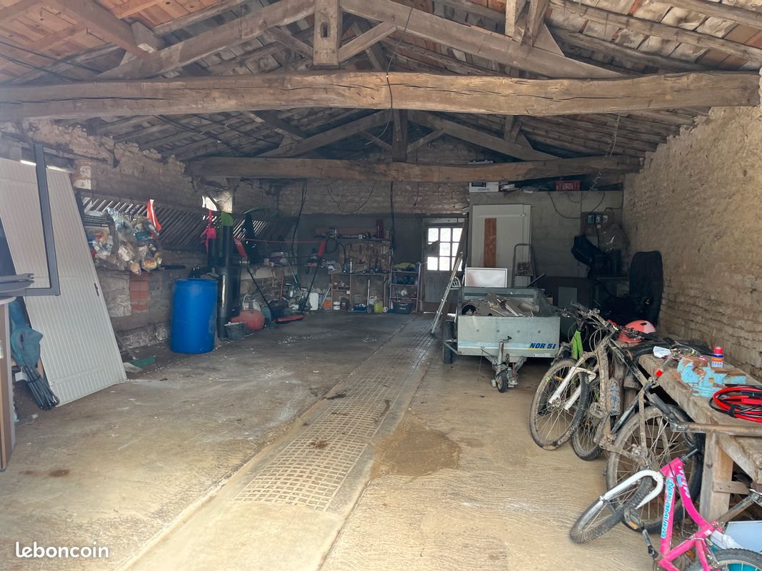 Maison à vendre, 180m², Sainte-Gemme-la-Plaine