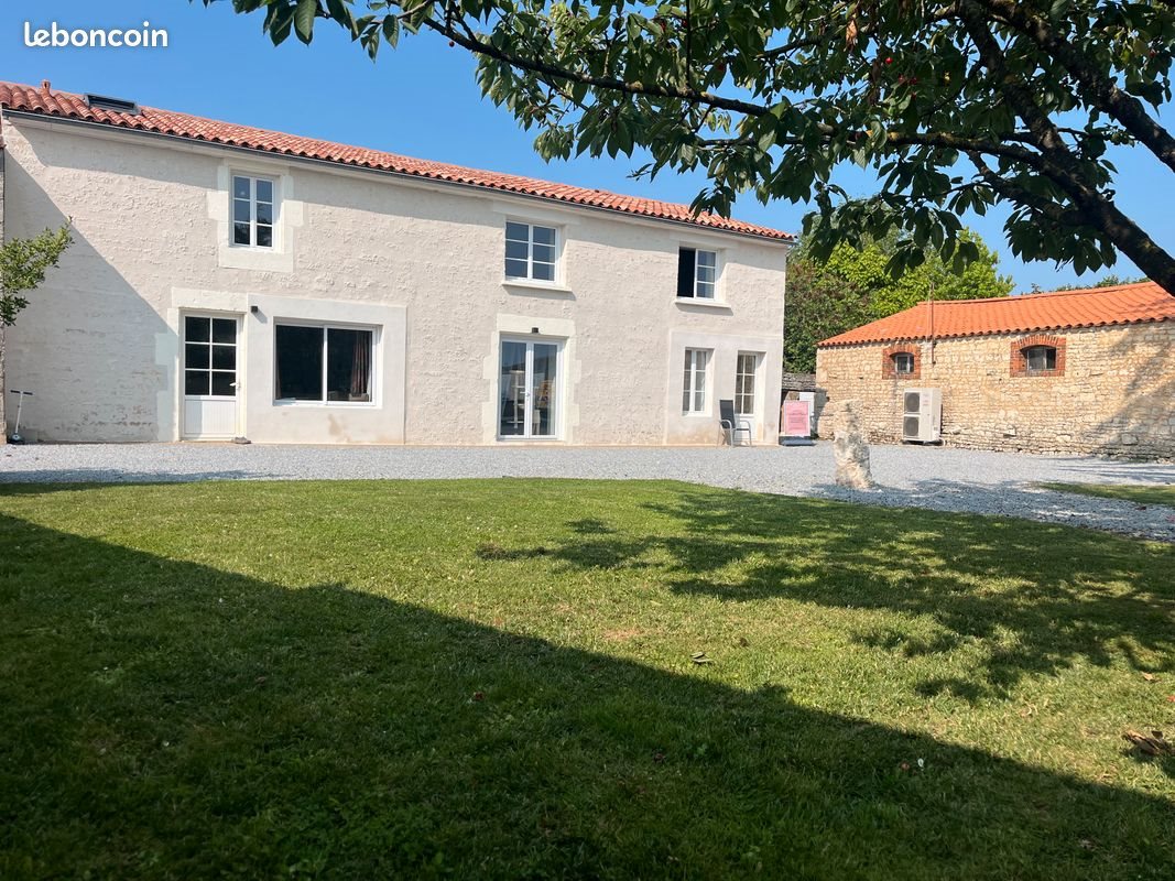 Maison à vendre, 180m², Sainte-Gemme-la-Plaine