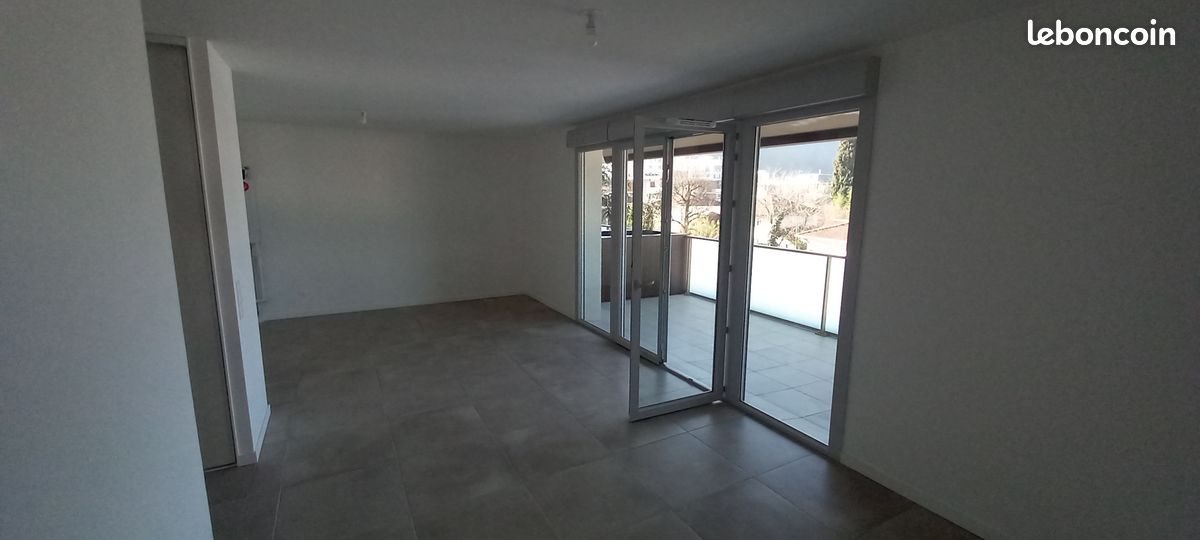 Appartement à louer, 66m², Gières