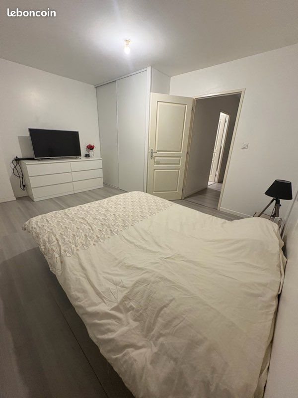 Appartement à louer, 90m², Assieu