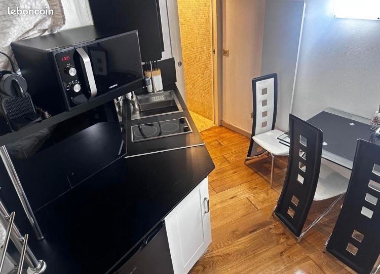 Appartement à louer, 30m², Paris 18ème
