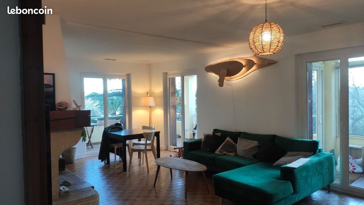 Appartement à louer, 110m², Vailhauquès
