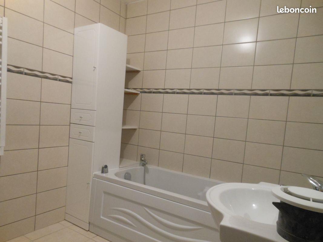Maison à louer, 75m², Poncin