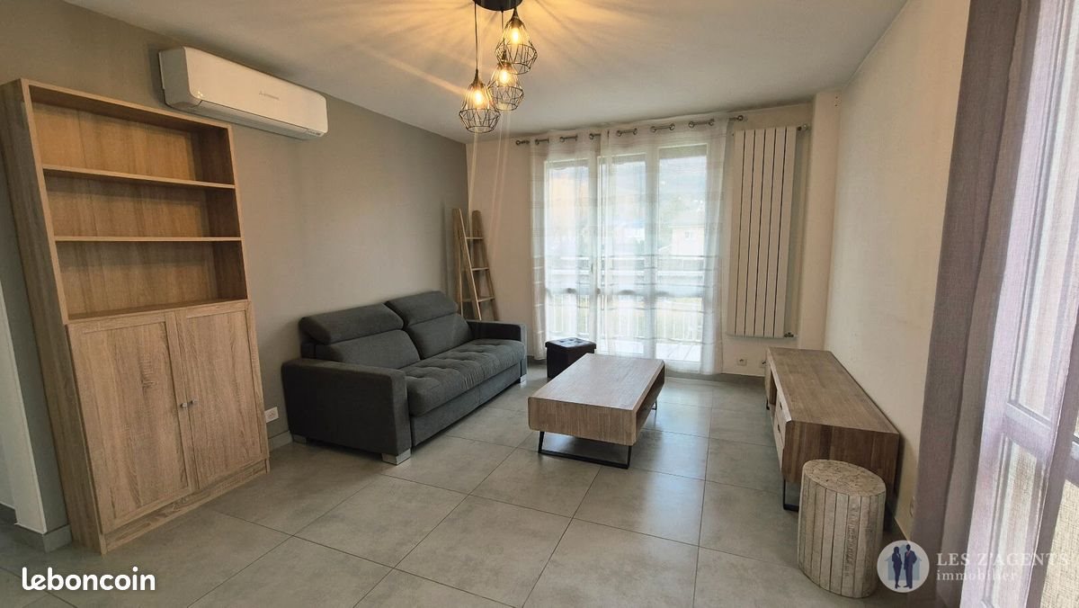 Appartement à louer, 68m², Seyssins