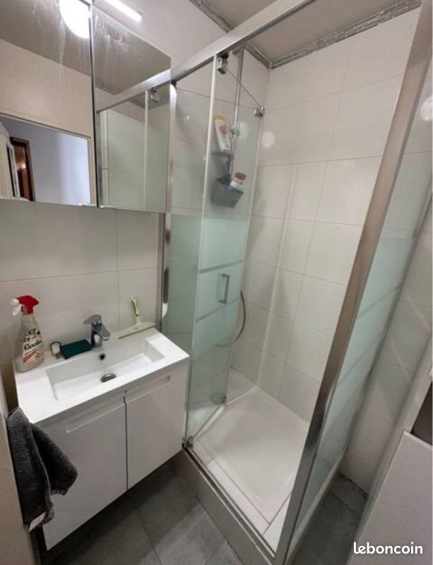 Appartement à louer, 27m², Paris 18ème