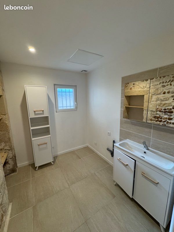 Appartement à louer, 65m², Redessan