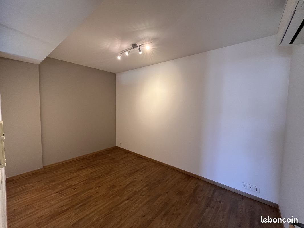 Appartement à louer, 65m², Marseille 1er